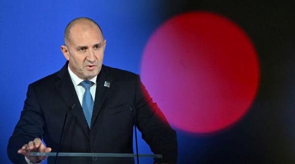 fostul presedinte rumen radev si noul sau partid au prima sansa in alegerile de duminica din bulgaria este al 8 lea scrutin in 5 ani