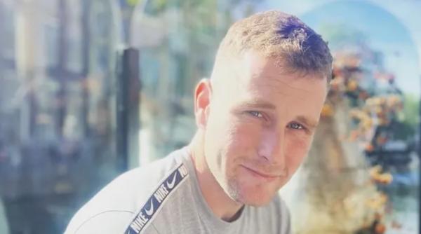 un barbat care a crezut ca si repara toata dantura cu 5 000 de euro in turcia s a intors acasa fara niciun dinte in gura