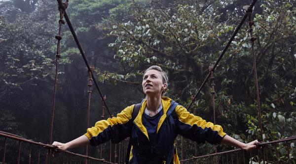 generatia care a crescut singura cum independenta indarjita din copilarie devine la maturitate o inchisoare emotionala