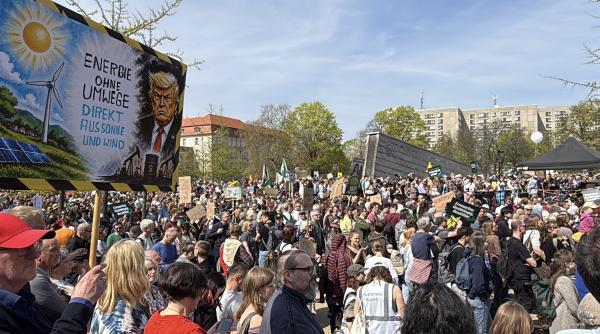 mii de oameni au protestat in germania fata de politicile energetice