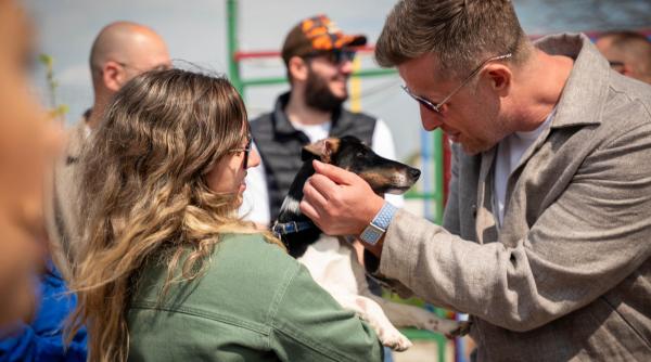 S-a deschis primul centru județean de adopții pentru câini, în Ilfov. „Locul animalelor nu este într-un adăpost, este într-o familie”