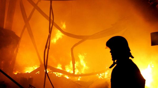 65 de persoane au rămas fără adăpost la Turda, în urma unui incendiu care a cuprins 25 de locuințe. Niciuna nu avea asigurare
