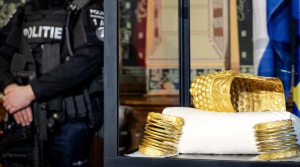 coiful dacic de la cotofenesti se poate vedea din 21 aprilie unde se afla expus program si preturi