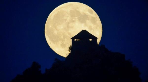 Două Luni pline într-o singură lună. Fenomen astronomic rar în mai 2026