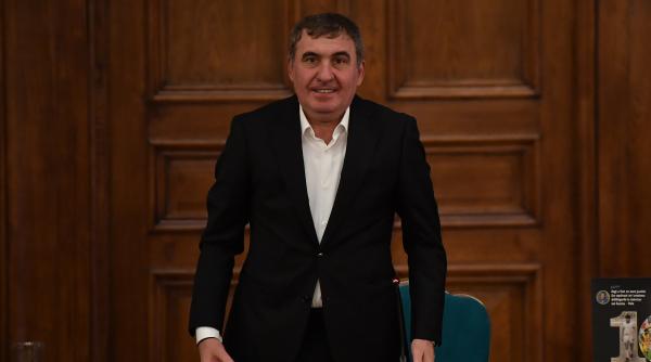 gheorghe hagi a fost numit selectionerul echipei nationale de fotbal a romaniei