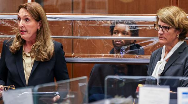 artistul american d4vd a pledat nevinovat la acuzatiile de crima dupa ce o fata de 14 ani disparuta a fost gasita moarta in masina sa