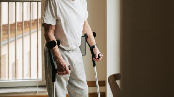 crima socanta in sectorul 3 din bucuresti un german de 86 de ani e suspectat ca si a sugrumat iubita de doar 30 de ani cu o carja