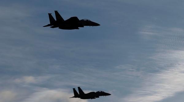 doua avioane de lupta s au ciocnit in zbor pentru ca pilotii isi faceau fotografii