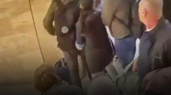 mai multi pasageri s au batut in aeroportul baneasa conflictul ar fi inceput din avion