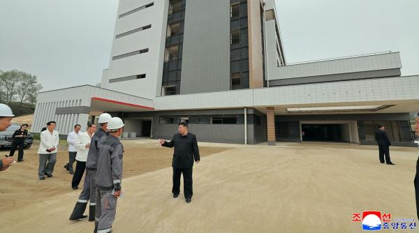 un ministru a spus public ca in coreea de nord exista un sit nuclear apoi sua au restrictionat accesul coreei de sud la sateliti