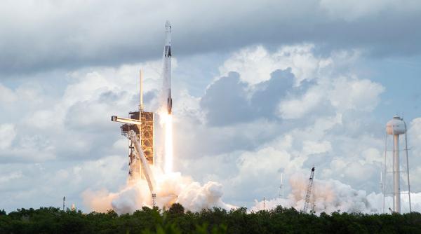 FT: Europa își cedează din suveranitate companiei SpaceX a lui Elon Musk