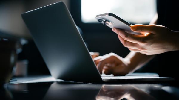 Guvernul a aprobat dezvoltarea unei platforme digitale cu informații despre zboruri și aeroporturi