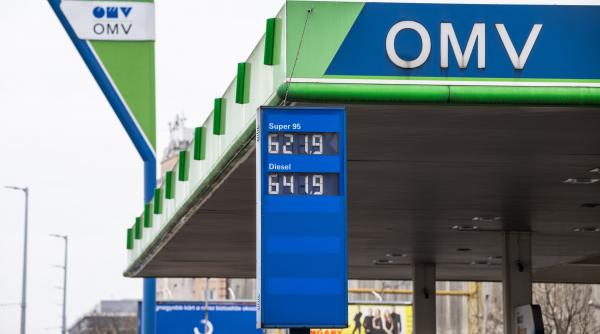 Nu se mai găsește benzină la unele stații Petrom. Motivul: s-a ieftinit și românii s-au înghesuit la pompe