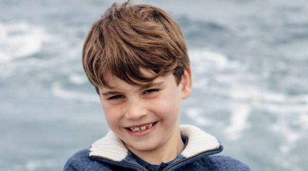 Prințul Louis, cel mai simpatic membru al familiei regale britanice, a împlinit 8 ani. Cele mai amuzante ipostaze cu el