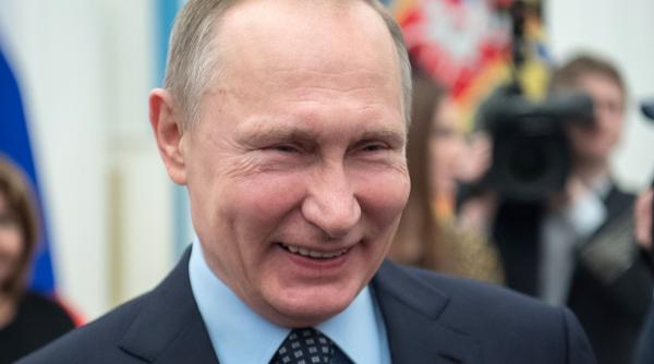Putin abia s-a abținut să nu râdă când a explicat rușilor restricțiile la internet