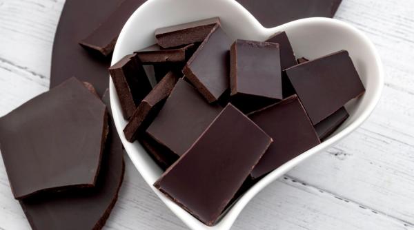 cum ciocolata neagra poate sprijini sanatatea cardiovasculara