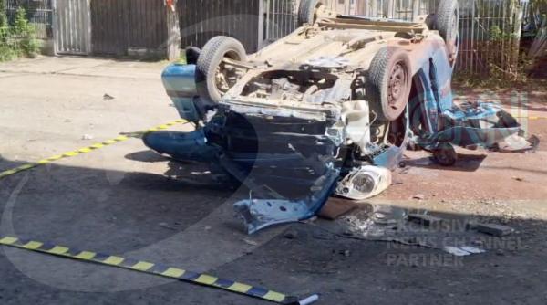 o masina a cazut de pe o pasarela din iasi dupa ce s a ciocnit cu un tir o victima e in stop cardio respirator