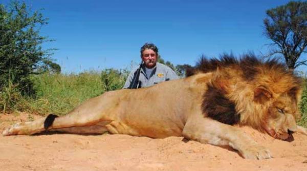 un vanator milionar colectionar de trofee mari a fost calcat in picioare de elefanti pana a fost ucis urmarea o antilopa in africa
