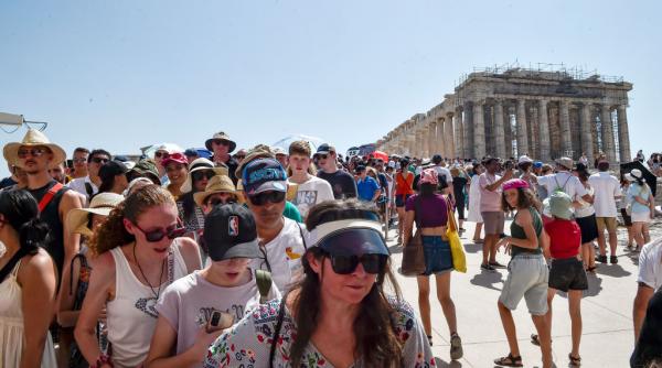 „Atena nu poate funcționa ca un hotel uriaș”. Capitala Greciei nu mai suportă valul de turiști și ia măsuri ca-n Barcelona