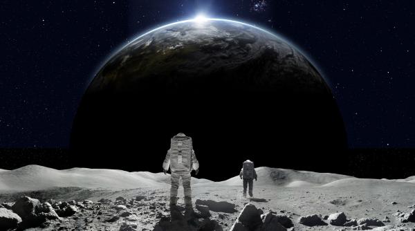 spacex blue origin si o racheta chinezeasca cine construieste mai repede modulul cu echipaj uman ce va ajunge pe luna