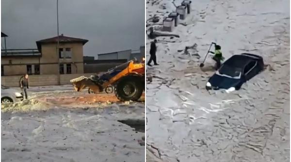a cazut grindina in strat atat de gros pe strazile din gaziantep ca a fost nevoie sa fie luata cu excavatorul alerte meteo in turcia