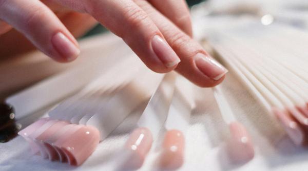 ce dezvaluie unghiile despre starea ta de sanatate semne aparent banale care pot ascunde boli grave inclusiv cancer