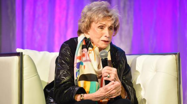 A murit Edith Eger, supravieţuitoarea Holocaustului care dansa balet pentru Mengele la Auschwitz. Cunoscuta psiholoagă avea 98 de ani