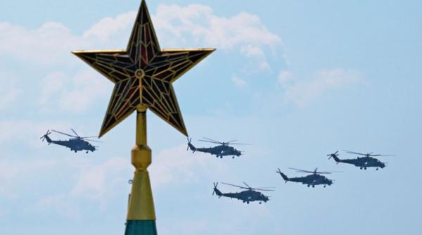 de teama dronelor ucrainene putin reduce drastic parada militara de la moscova de 9 mai fara blindate si cateva sute de invitati