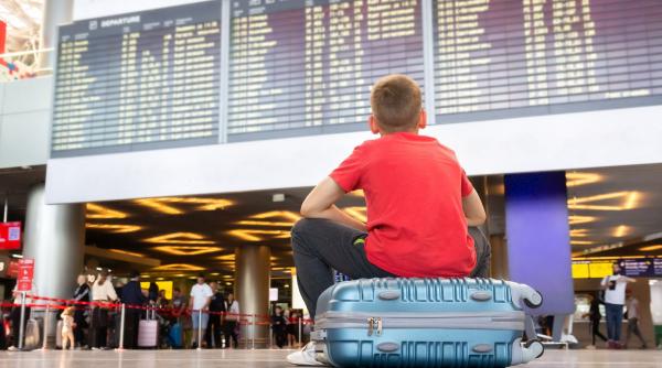 mai multe companii aeriene low cost au anuntat ca anuleaza zboruri din cauza pretului kerosenului