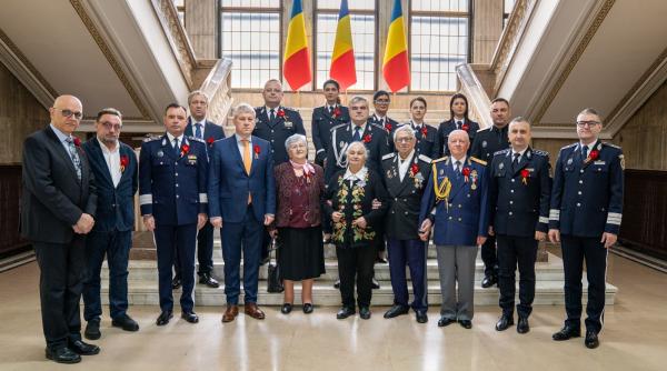 catalin predoiu a oferit diplome de recunoastere a meritelor de ziua veteranilor de razboi sunt o lectie vie despre iubire de tara