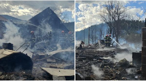 Incendiul devastator din Soveja, judeţul Vrancea. În zona afectată sunt aproape 90 de locuințe asigurate facultativ
