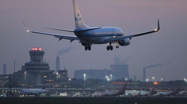 o familie a cheltuit 80 000 de euro pentru o vacanta unica in viata dar a ramas in aeroport situatia bizara in care s a trezit