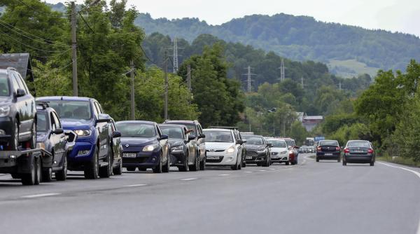 aglomeratie pe valea prahovei inainte de minivacanta de 1 mai traficul este intens pe dn1