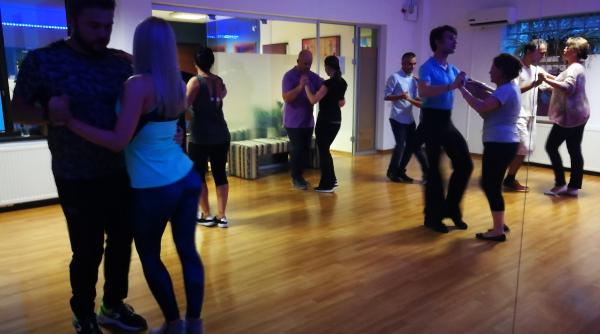 Avantaje cand urmezi cursuri de dans in Bucuresti: Salsa, Bachata, Tango argentinian si Dans sportiv. Toate intr-un singur loc