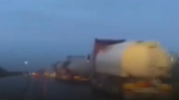 cozi uriase de cisterne la cea mai mare rafinarie din romania