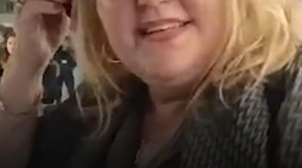 diana sosoaca s a intors de la strasbourg fara imunitatea parlamentara e intampinata de sustinatori