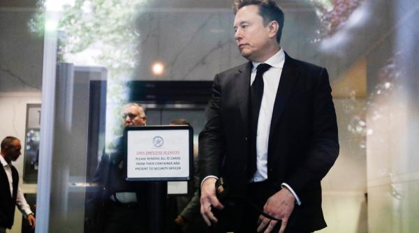 prima zi a procesului titanilor tech elon musk a spus ca el a botezat open ai avocatul lui altman nu facea decat sa tipe