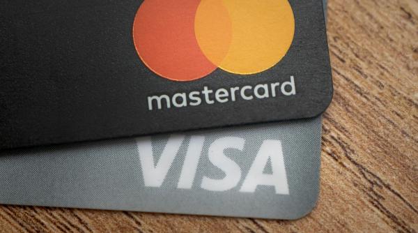 europa incearca sa scape de dependenta visa si mastercard dar nu toata lumea este de acord