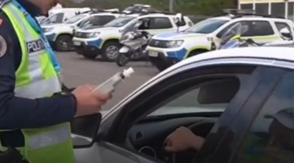 este aglomeratie pe autostrada soarelui zeci de politisti au fost mobilizati azi in ultima zi de minivacanta