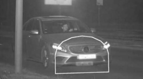 un barbat conducea cu viteza spre spital cu sotia insarcinata in masina cand a fost prins de radar a primit o amenda uriasa
