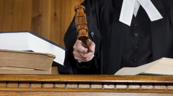 o judecatorie din romania a ramas fara judecatori ultimul magistrat s a imbolnavit