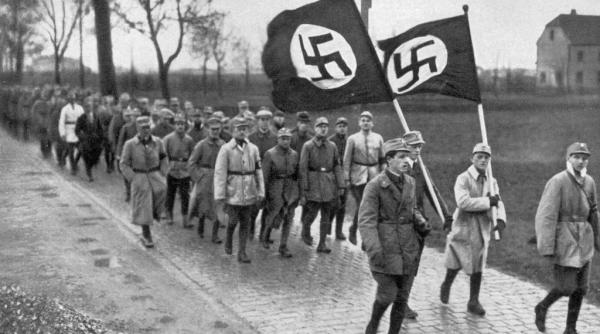 secretele de familie ale germaniei la un click distanta die zeit a facut publice arhivele cu milioane de membri ai partidului nazist