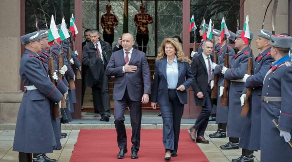 presedinta bulgariei i a incredintat lui rumen radev mandatul de formare a guvernului