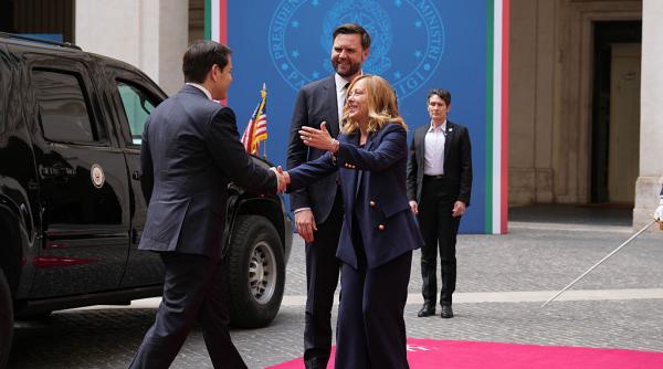 ar putea trump sa si retraga trupele si din italia ca sa se asigure ca nu se va intampla asta giorgia meloni a luat o decizie rapida