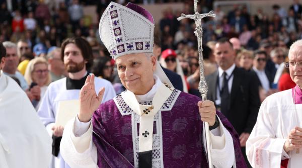 un an de leon al xiv lea cum a ajuns primul papa american din istorie sa fie cel mai vocal critic al casei albe