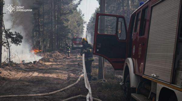 incendiu urias in zona de excludere de la cernobil peste 1 100 de hectare de padure au luat foc dupa prabusirea unei drone