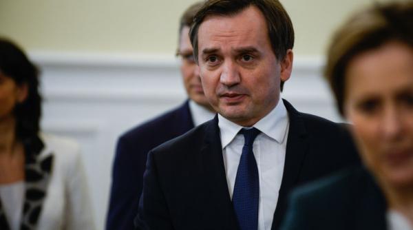 dupa ce a anuntat ca a obtinut azil in ungaria un fost ministru polonez acuzat de abuz de putere a fugit in sua