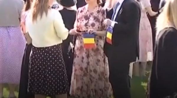 politicieni rivali la petrecerea de la palat in plina criza politica