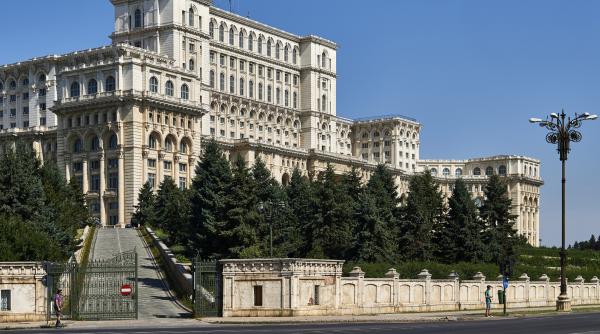 sindicatul angajatilor din aparatul guvernului cere prime de 15 000 de lei nu e normal sa avem salarii de 4 500 de lei