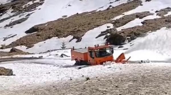 imagini cu deszapezirea transfagarasanului pe tronsonul dintre balea cascada si balea lac cnair lucram cat se poate de repede